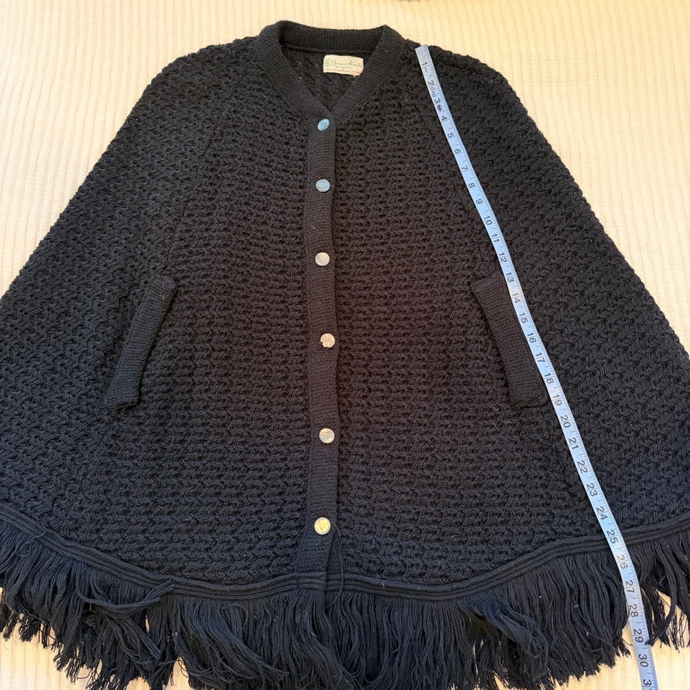 Vintage Bams Knits San Francisco 100%Acrilan Black Fringe Women's Knit Cape Coat - Picture 7 of 7
